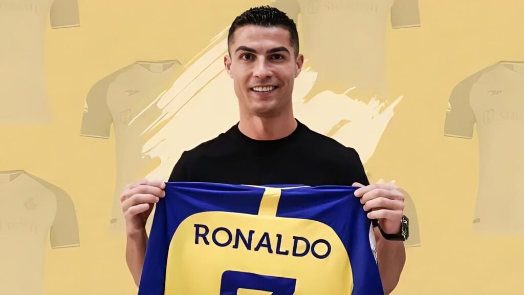 Cristiano Ronaldo holding Annasr Jersey